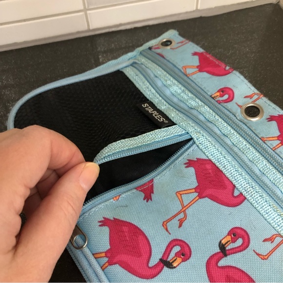 😎Staples flamingo 3 ring pencil case - Picture 2 of 8